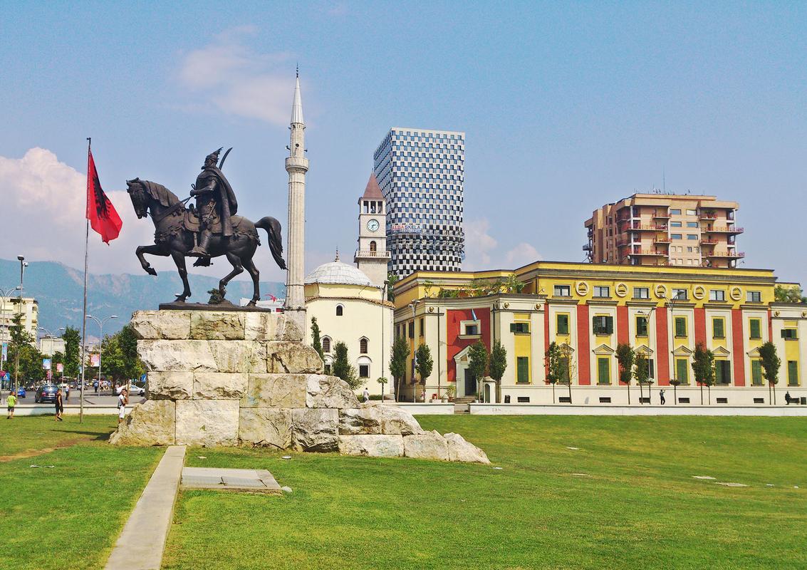 阿尔巴尼亚首都